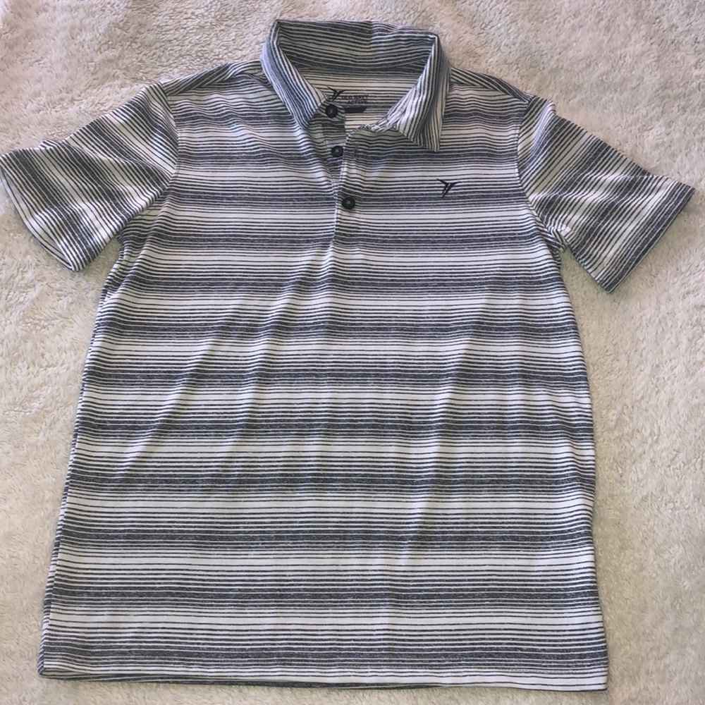 Boys Old Navy activewear shirt